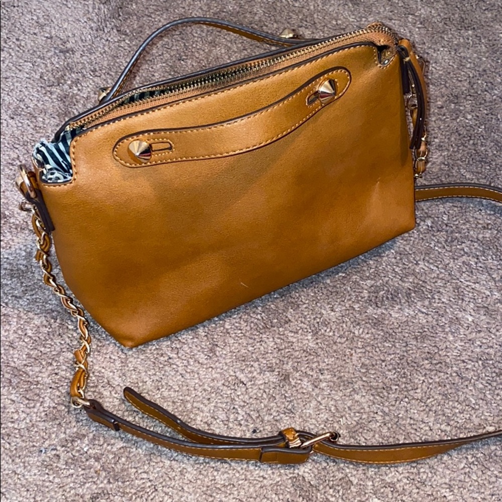 CUTE LITTLE CROSSBODY BAG